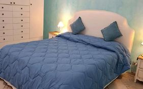 Le Chat Bleu